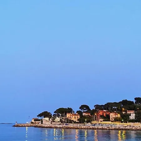 Vakantiehuis Cap D'antibes- Seafront - Swimming Pool -ac Antibes